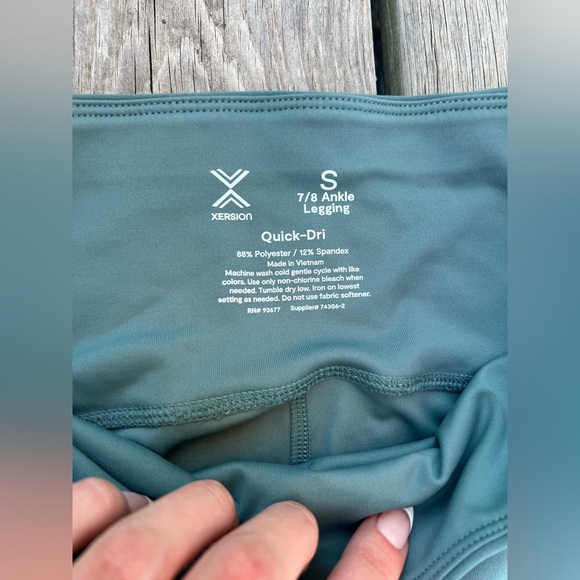 Xersion Women’s Size Small 7/8 Ankle Leggings High Rise Compression Sage Green - Picture 5 of 9